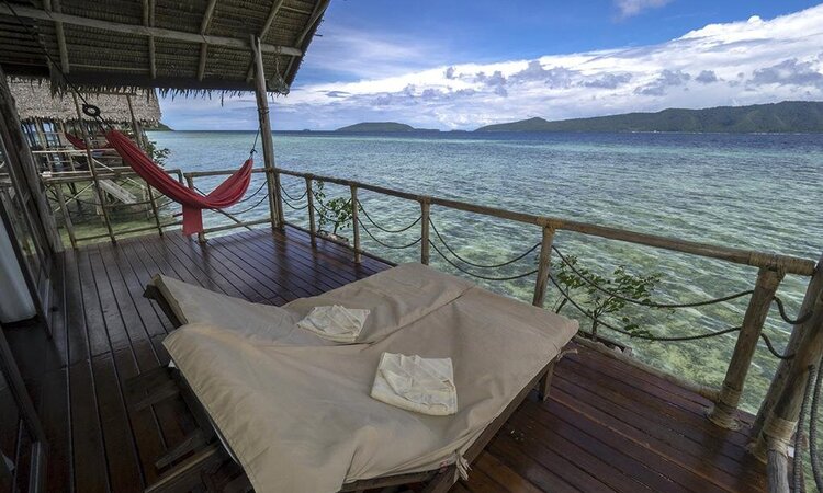Papua Explorers Dive Resort: Bungalow terrace