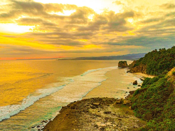Sonnenuntergang beim Lelewatu Resort Sumba, Kleine Sundainseln, Indonesien