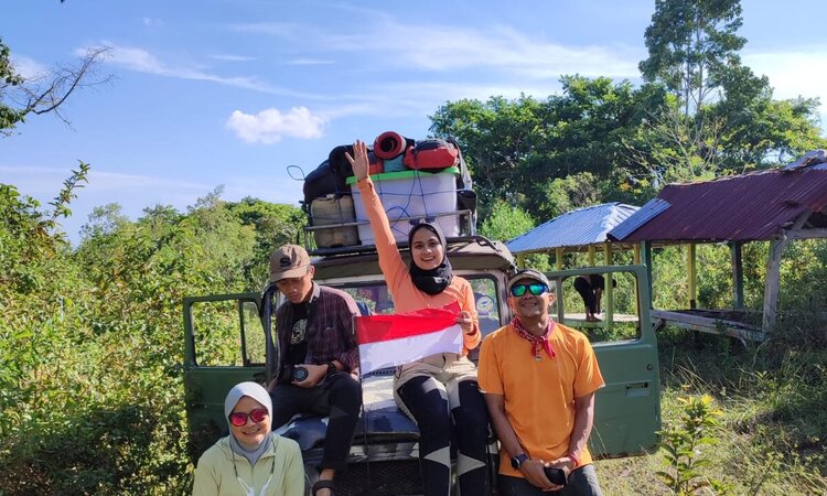 Sumbawa, Indonesia: By 4x4 jeep up to Tambora volcano