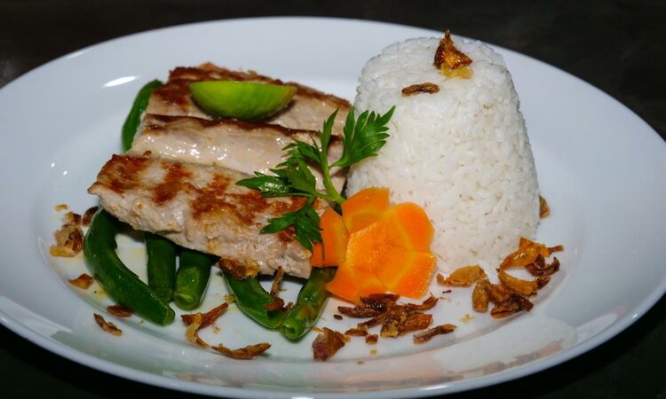 Sulawesi: White Sands Beach Resort Lembeh - Dinner in resort restaurant