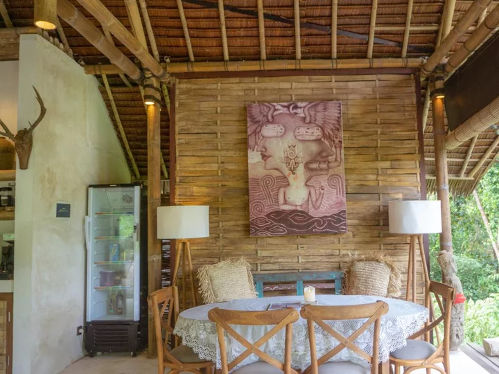 Moluccas, Morotai: Moro Ma'Doto Resort Garden Cafe