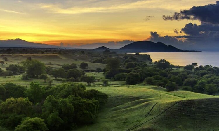Sumbawa Island, Indonesia: Sunrise over Doroncanga