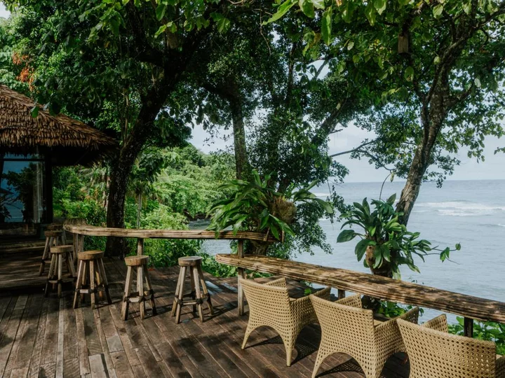  Moro Ma'Doto Resort: Bar with view over the Pacific Ocean, Morotai-Moluccas