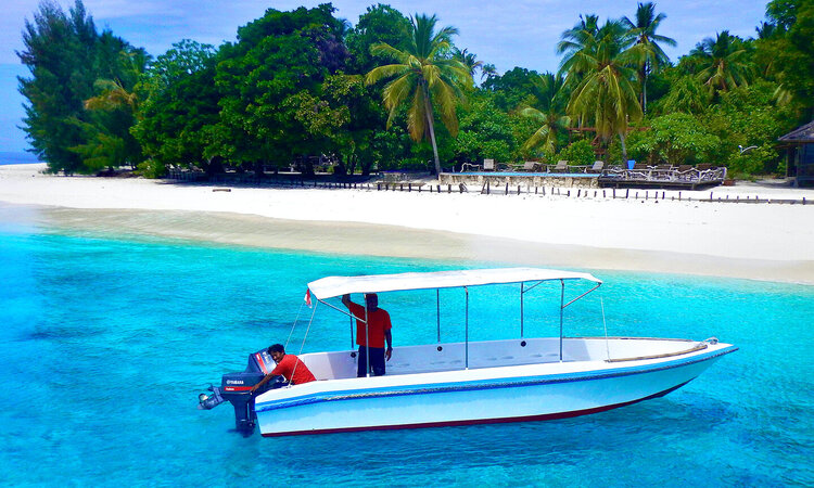  Agusta Eco Resort dive boat near resort beach