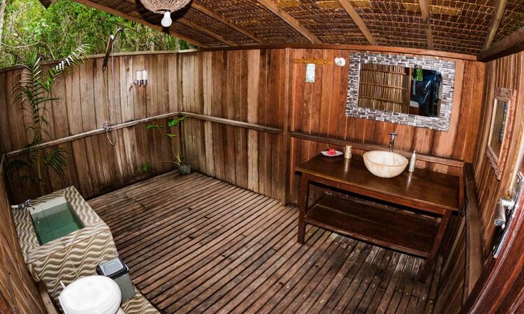  Raja Ampat Biodiversity Nature Resort: Superior Bungalow Bathroom