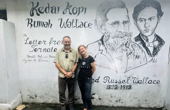 ndonesia, Ternate: Wallace mural in memory of his 'Letter from Ternate' with William Wallace 