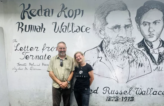 ndonesia, Ternate: Wallace mural in memory of his 'Letter from Ternate' with William Wallace 