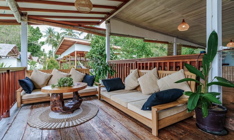 Reconnect Resort, Togean Islands Marine Park: Cozy Lounge Area