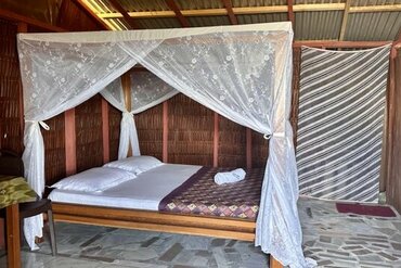 Moluccas island of Halmahera: Kupa-Kupa Beach Cottage Resort Interior View