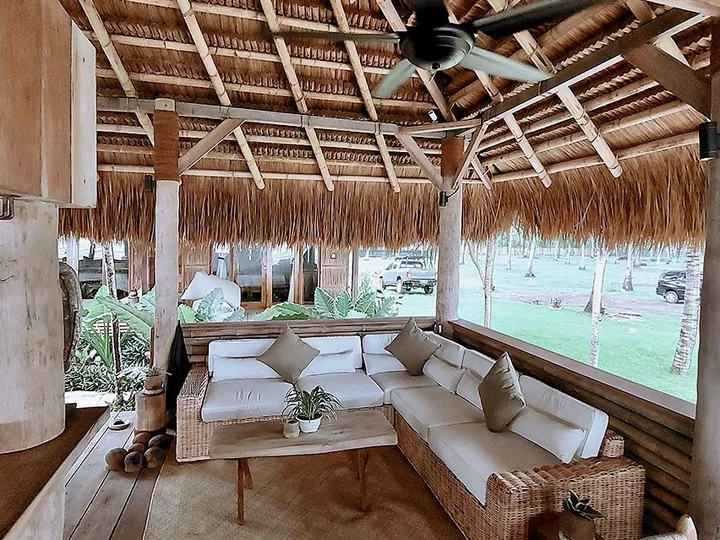  Sumba Beach House: Restaurant pavilion with cozy sofas