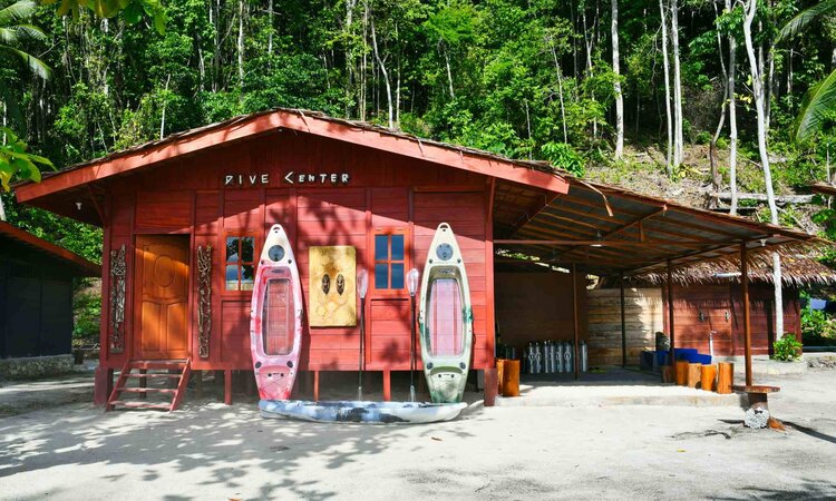  Cove Eco Resort Dive Center, Yeben Island