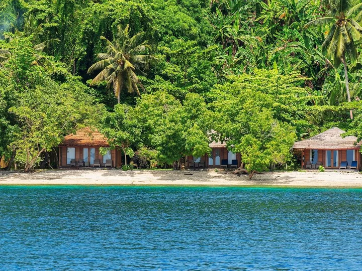 Sali Bay Resort, Moluccas: Exterior view of villas