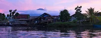 Molukken Gewürzinsel Halmahera: Dorfpanorama bei Sonnenuntergang