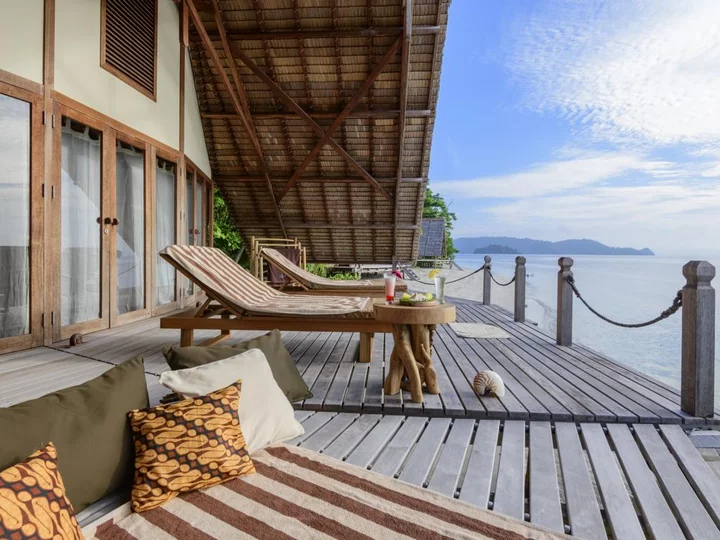 Moluccas - Halmahera: Kusu Island Resort - Ocean Villa terrace