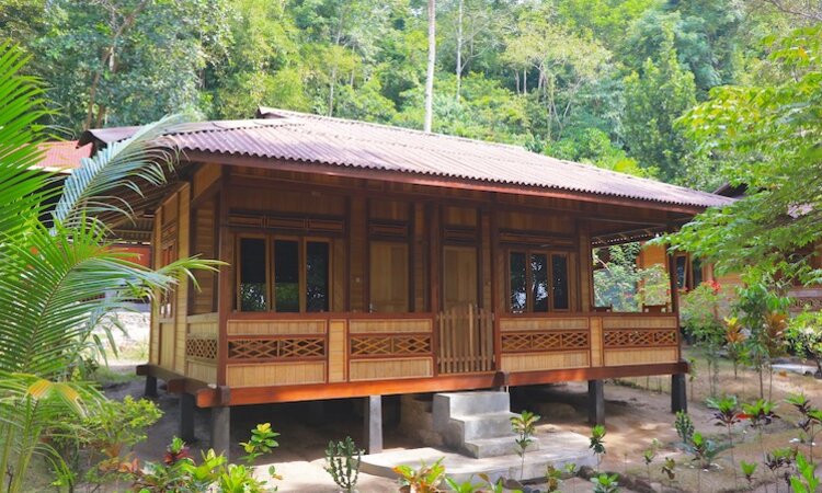 Sulawesi: Pulisan Jungle Beach Resort - Budget Bungalow Exterior View