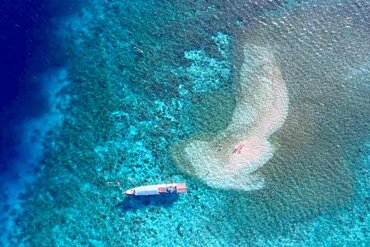 Sumbawa, Indonesia - Boat trip to mini island