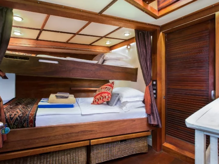 Triple bed cabin in sailing yacht Katharina