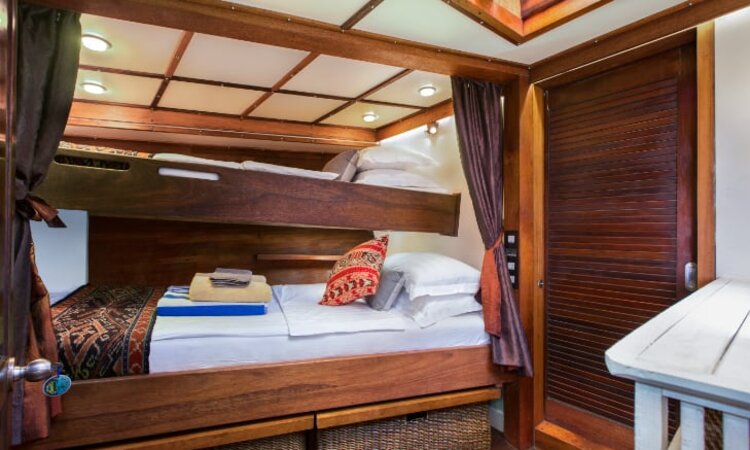 Drei-Bett Kabine in der Segel Yacht Katharina