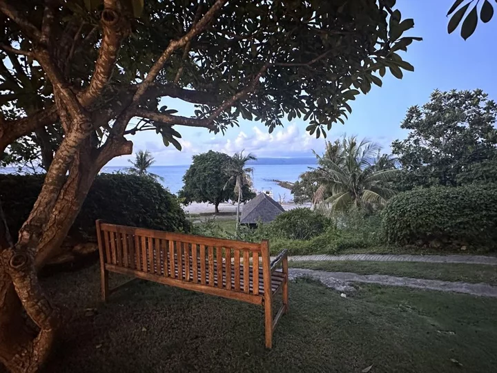 Semawa Seaside Cottage: Seat with a View