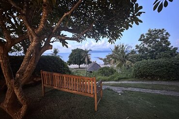Semawa Seaside Cottage: Seat with a View