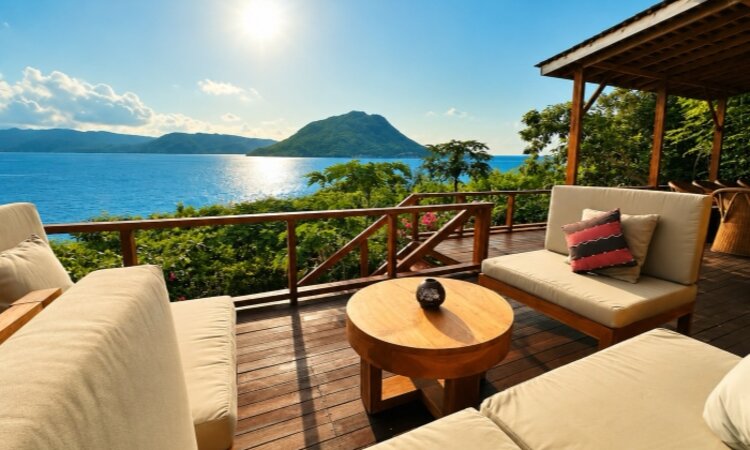 Alor Tanapi Dive Resort: Terrace with View