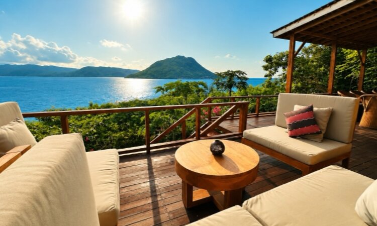 Alor Tanapi Dive Resort: Terrasse mit Ausblick