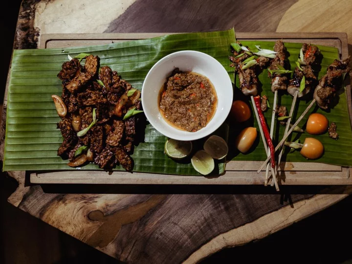 Moluccas - Halmahera: Kusu Island Resort - Indulges with special dishes