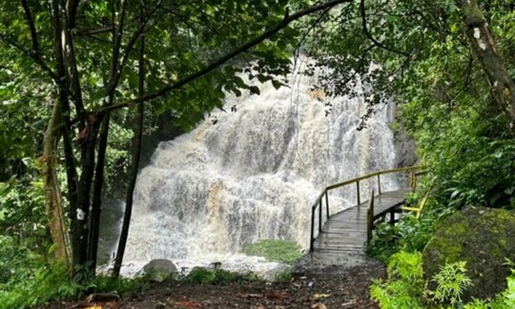 Gewürzinsel Morotai: Nakamura Wasserfall