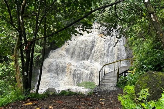 Gewürzinsel Morotai: Nakamura Wasserfall