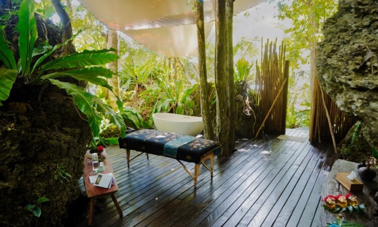 Moro Ma'doto Spa, Morotai - Moluccas - Indonesia