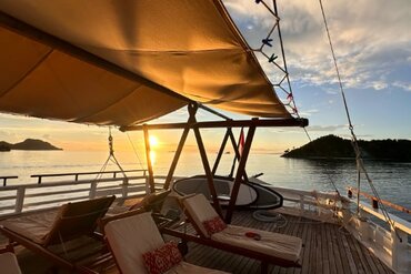 Ausblick vom Segelboot in Indonesien östlich der Wallace Line