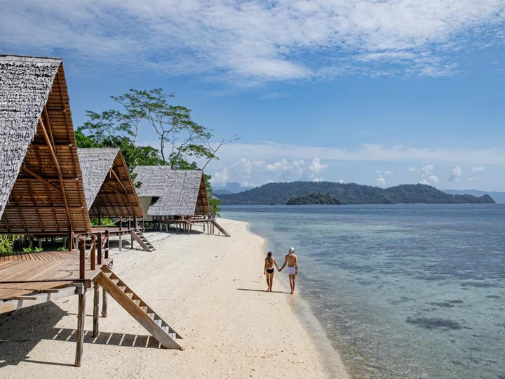 Kusu Island Resort - Ocean Villa with stairs to the sea