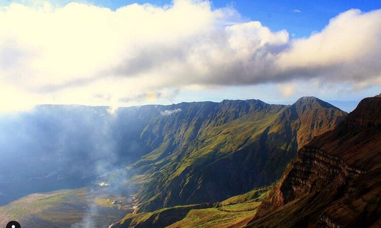 Sumbawa, Lesser Sunda Islands: Tambora volcano crater in sunshine