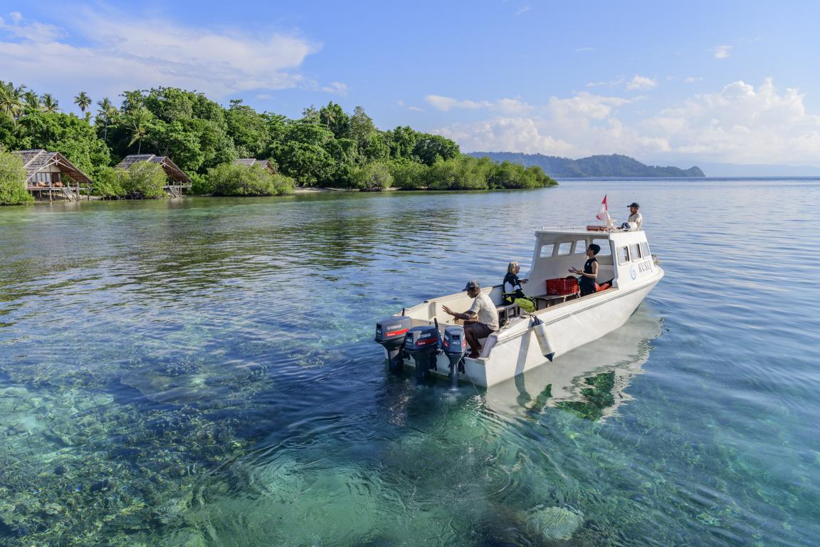 Molukken - Halmahera: Kusu Island Resort - Speedboat zu den Tauchgründen