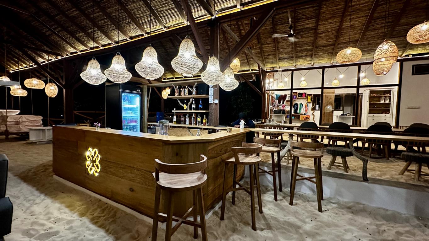 Indonesien, Morotai: Metita Resort Bar