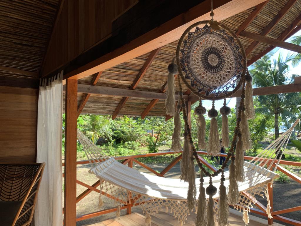 Metita Beach & Dive Resort, Morotai: Cottage Terrasse mit Hängematte