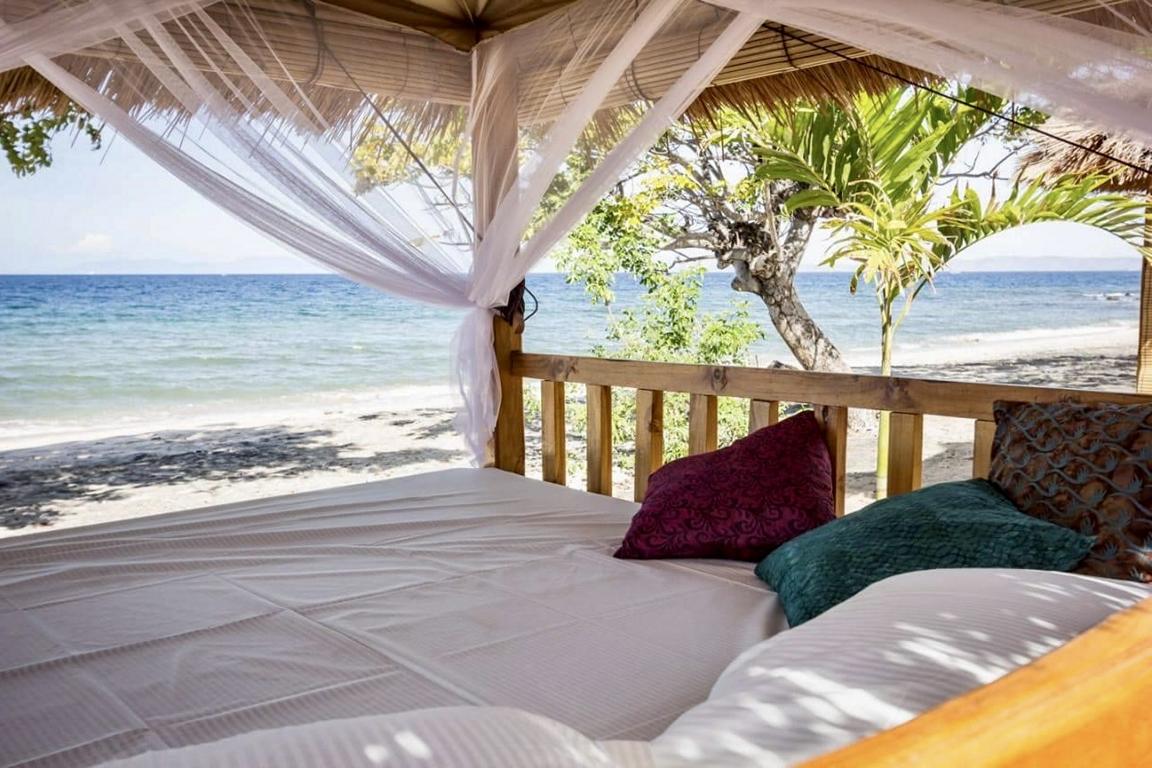 Indonesia, Sumbawa Island: Sunbeds in Kalimaya Dive Resort