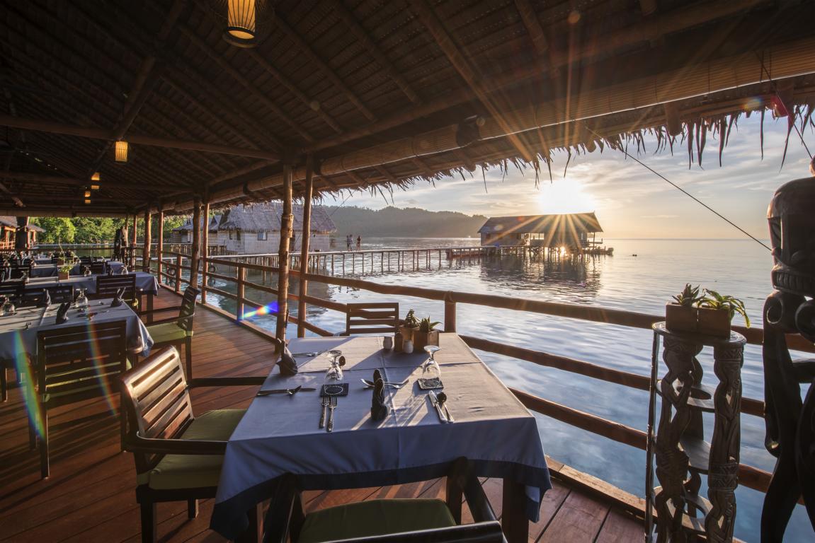  Raja Ampat: Restaurant Papua Paradise Eco Resort