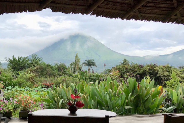 Sulawesi, Minahasa Hochland: Ausblick auf Lokon Vulkan