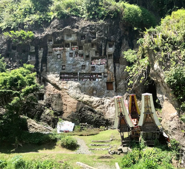  Sulawesi: Toraja Tau Tau Rock Balcony