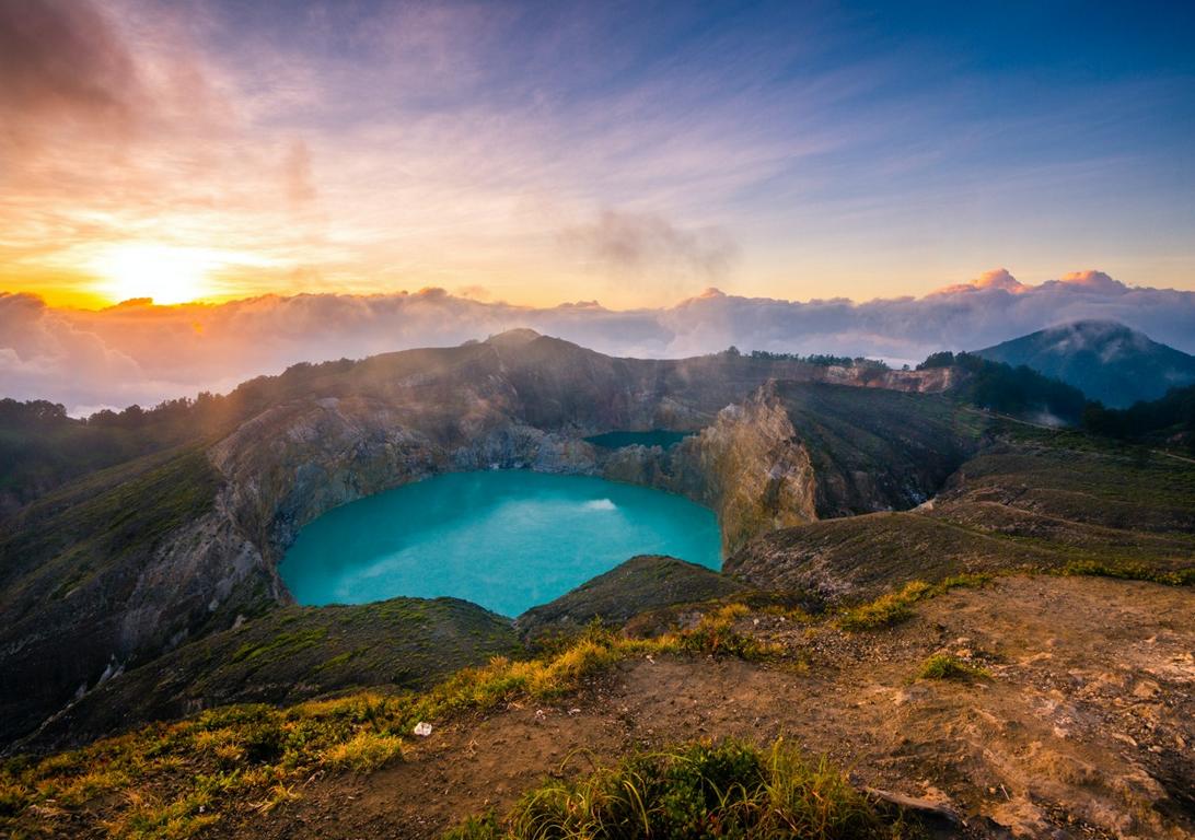 Flores: Kelimutu volcano crater