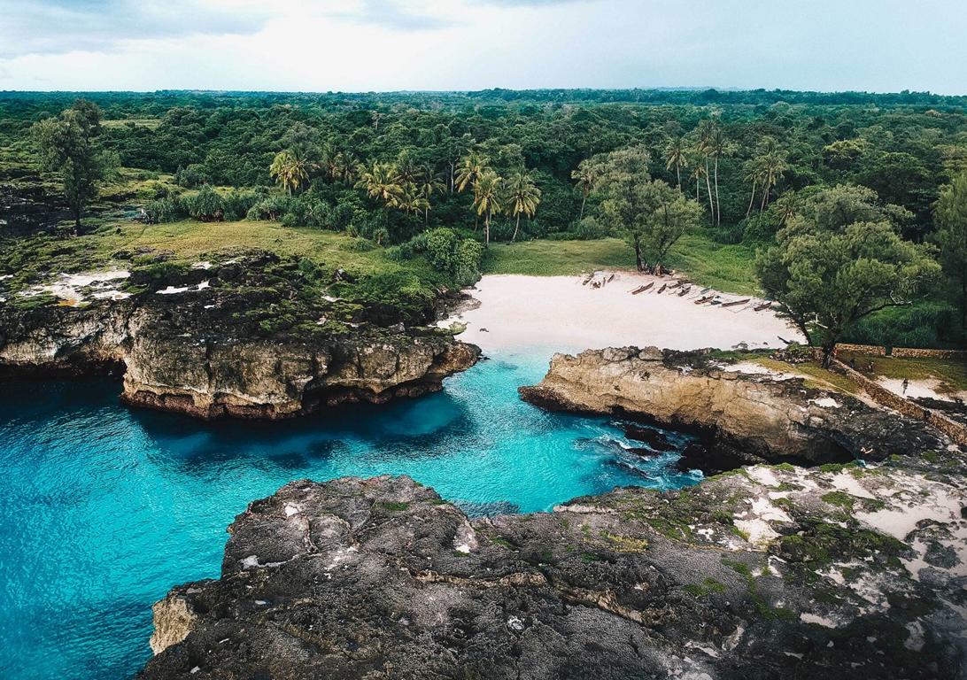 Indonesia, Little Sunda Island Sumba: Lonely bay with white sandy beach