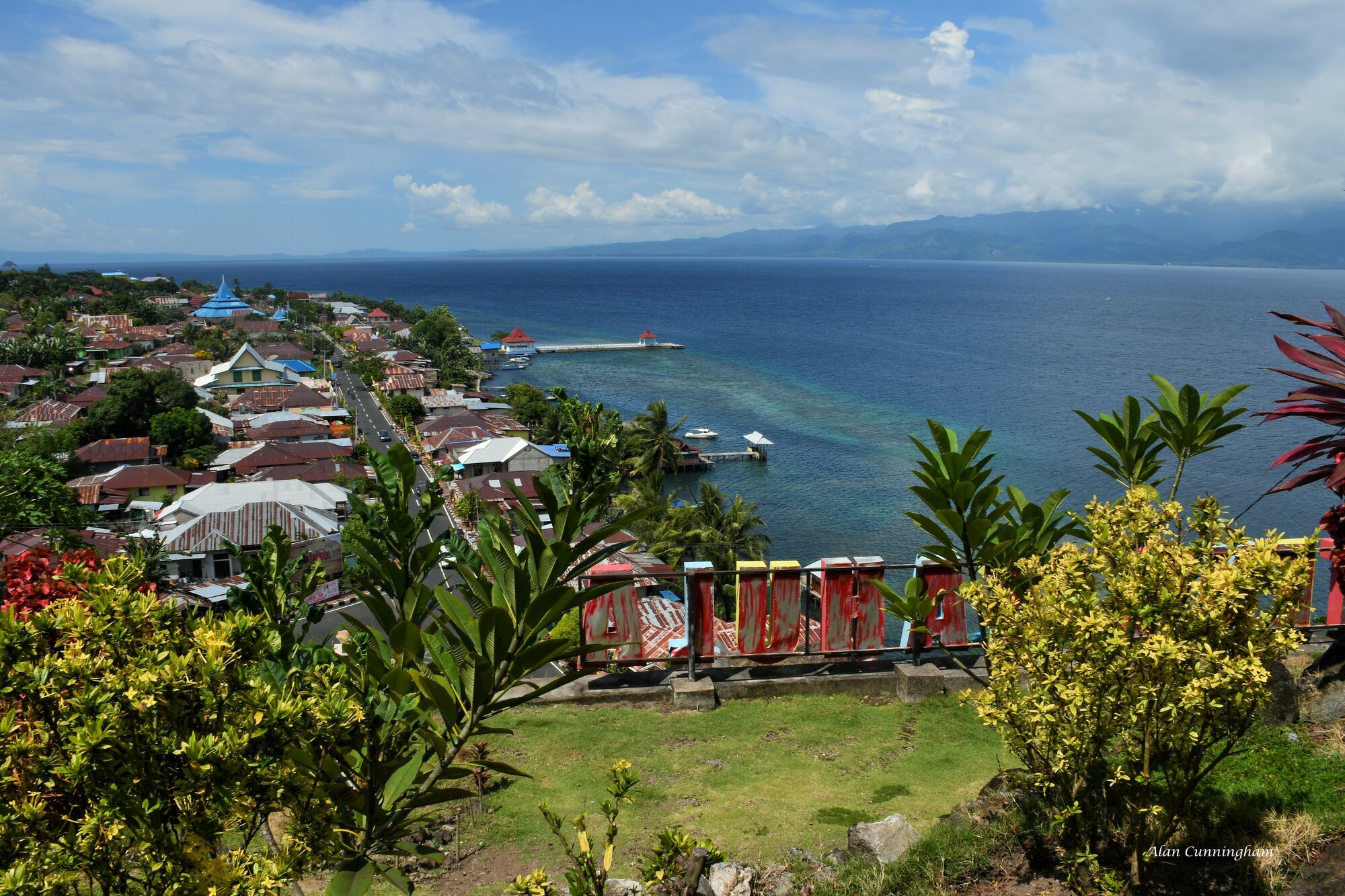 Molukken - Gewürzinseln: Ausblick Inselhauptstadt Tidore